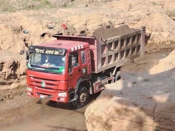 Sino Howo (336) 2017 (ማንዋል ማርሽ ደረቅ ጭነት ገልባጭ) 16 m3 Dump Truck Trailer