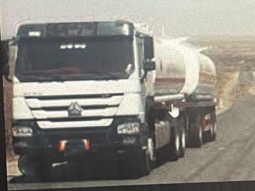 Sino Howo Fuel Tanker (371) 2021 (ማንዋል ማርሽ ነዳጅ ማጓጓዣ ቦቴ 9.7 ሊትር ያልተከፈለ) is large vehicles