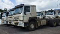 Sinotruk (ZZ4257N3241W) 2022 (ማንዋል ማርሽ 9.7 ሊትር ናፍጣ እናት ጎታች ባንክ 50 %) 6×4 371hp Trailer Truck Head