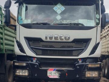 IVECO Trakker Tipper Truck (380T38WH) 2018 is a Truck Off-road. Externally Long Vehicles