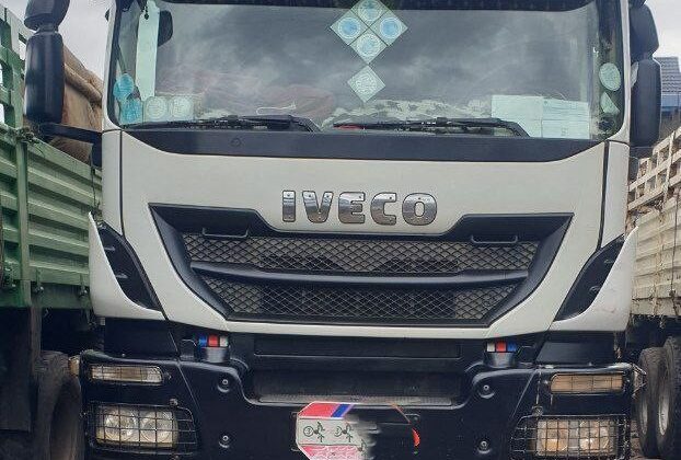 IVECO Trakker Tipper Truck (380T38WH) 2018 is a Truck Off-road. Externally Long Vehicles