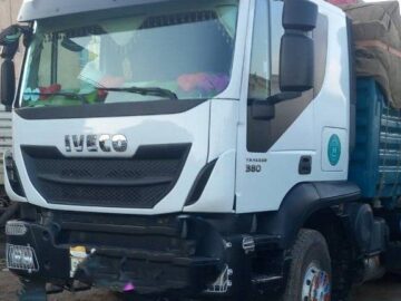 IVECO Trakker Tipper Truck (380T38WH) 2016 is a Truck Off-road. Externally Long Vehicles