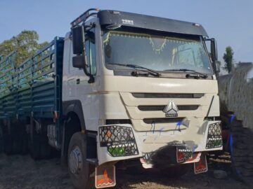 SINOTRUCK HOWO Cargo Truck 6X4 371HP 35t 2016