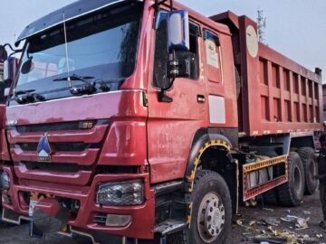 SINOTRUCK Howo 336 6×4 Is 10 Wheel Dump Tipper Truck 2016