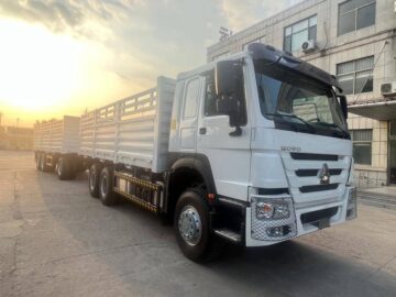 SINOTRUK HOWO Lorry Truck 400 (2024) HP 6×4 Fence Cargo Truck Logistics Transportation