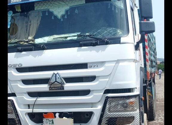 SINOTRUK HOWO Lorry Truck 371 (2022) 6×4 Fence Cargo long