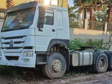 Sinotruk HOWO Tractor Truck 371 HP 6X4 Heavy Duty 2020