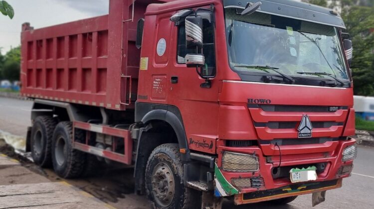 Used Howo 10 Wheel Dump Truck Tipper Truck 6×4 Sinotruk 2021