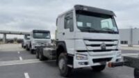 SINOTRUCK HOWO 400HP Cargo Truck and Chassis Truck 2024